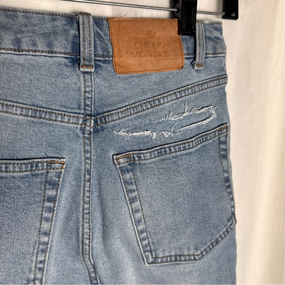 3/$20 💥 Cheap Monday Donna Fanbase High Rise Raw Hem Denim Straight Leg Jeans - Picture 10 of 16